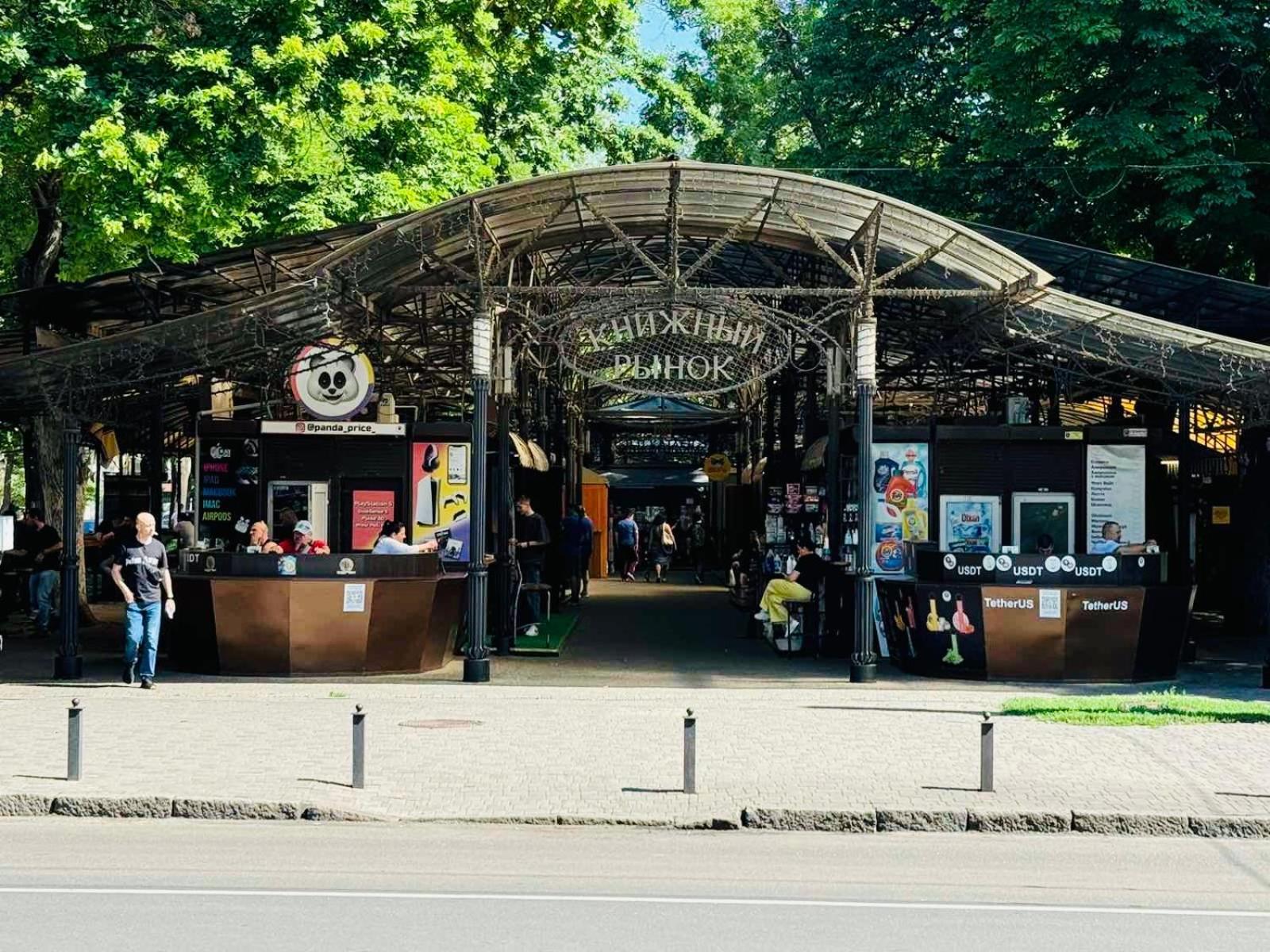 אודסה Квартира В Центре! Книжный Рынок! מראה חיצוני תמונה